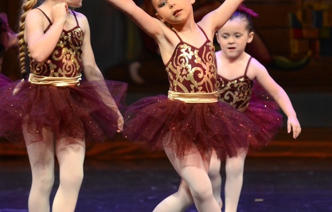 girl-cute-dance-child-ballerina-ballet-1283407-pxhere
