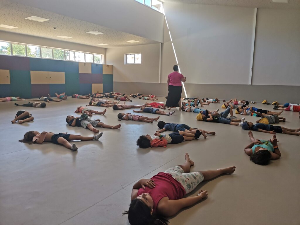 Escola Eb1 da Maia - Yoga do Riso