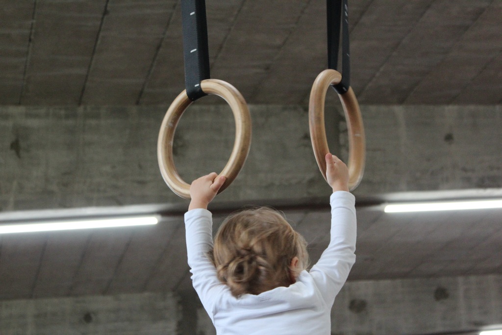 blanket-sports-equipment-product-rings-gymnastics-small-child-516055-pxhere