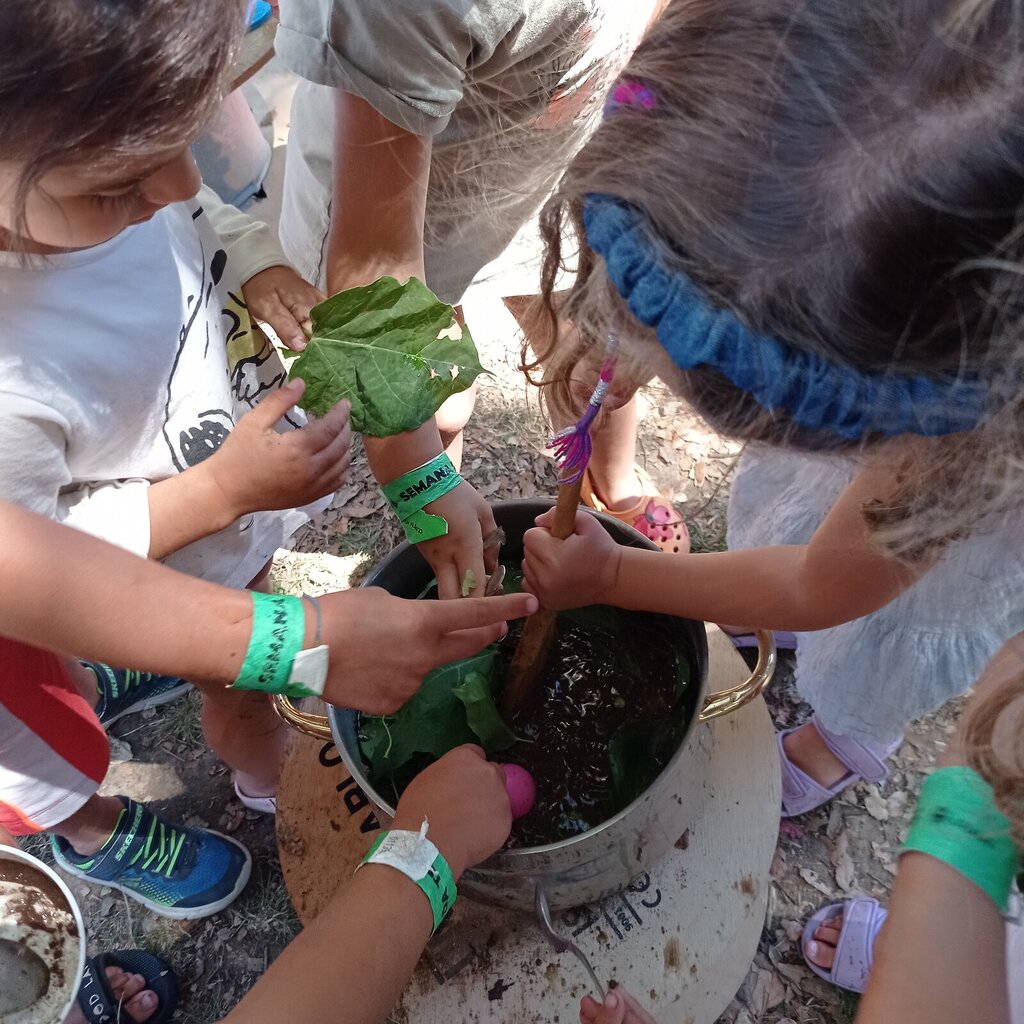 Cozinhas de Lama nos Jardins de Infância do Município