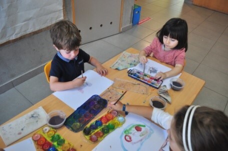 Crianças do Centro Escolar da Gandra Desenvolvem Criatividade com Música e Pintura